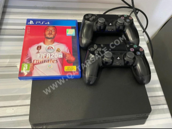 Video Games Consoles - Sony  - PlayStation 4  - 1 TB  -Included Controllers: 2