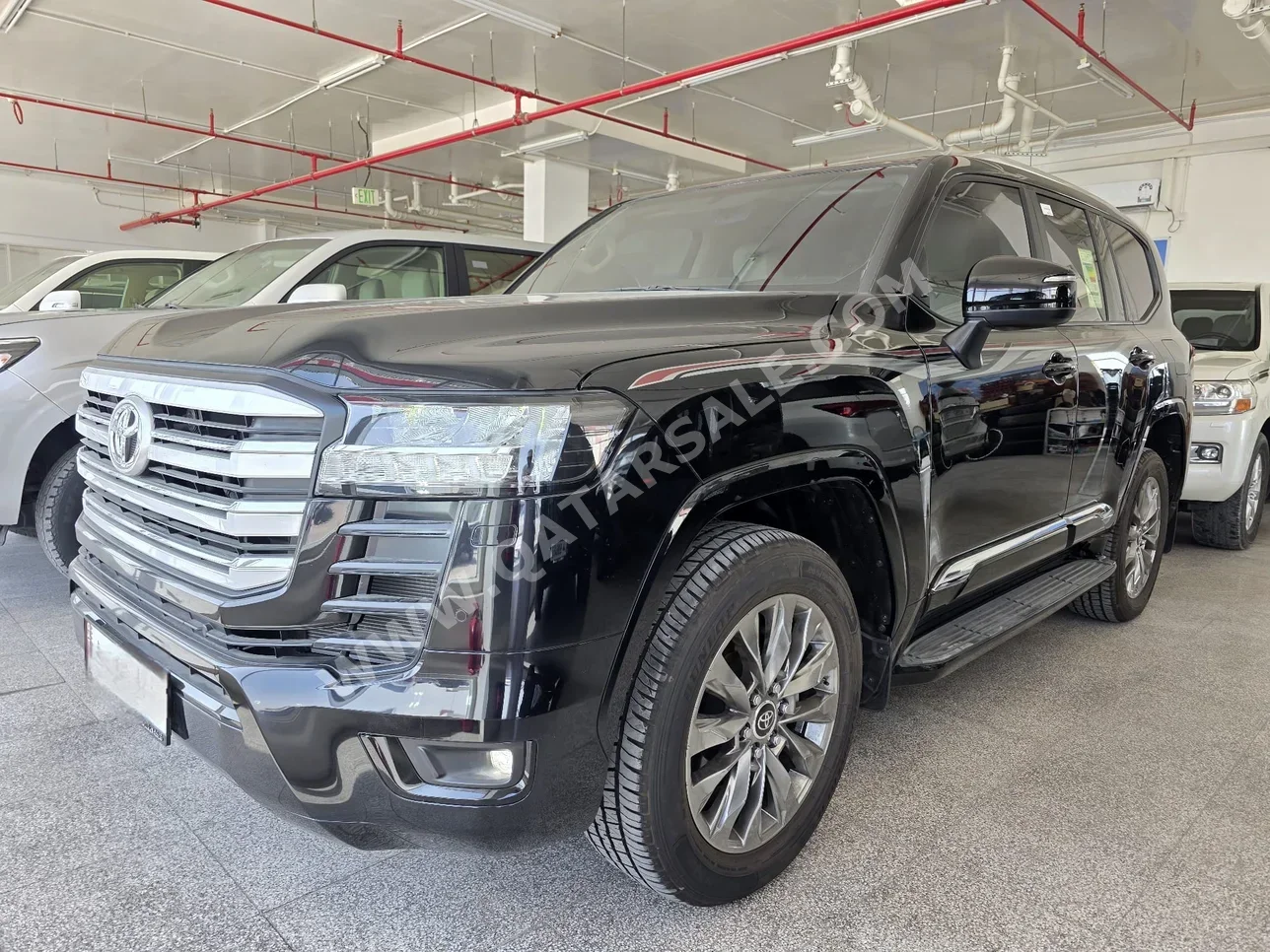 Toyota  Land Cruiser  GXR Twin Turbo  2024  Automatic  2,000 Km  6 Cylinder  Four Wheel Drive (4WD)  SUV  Black  With Warranty