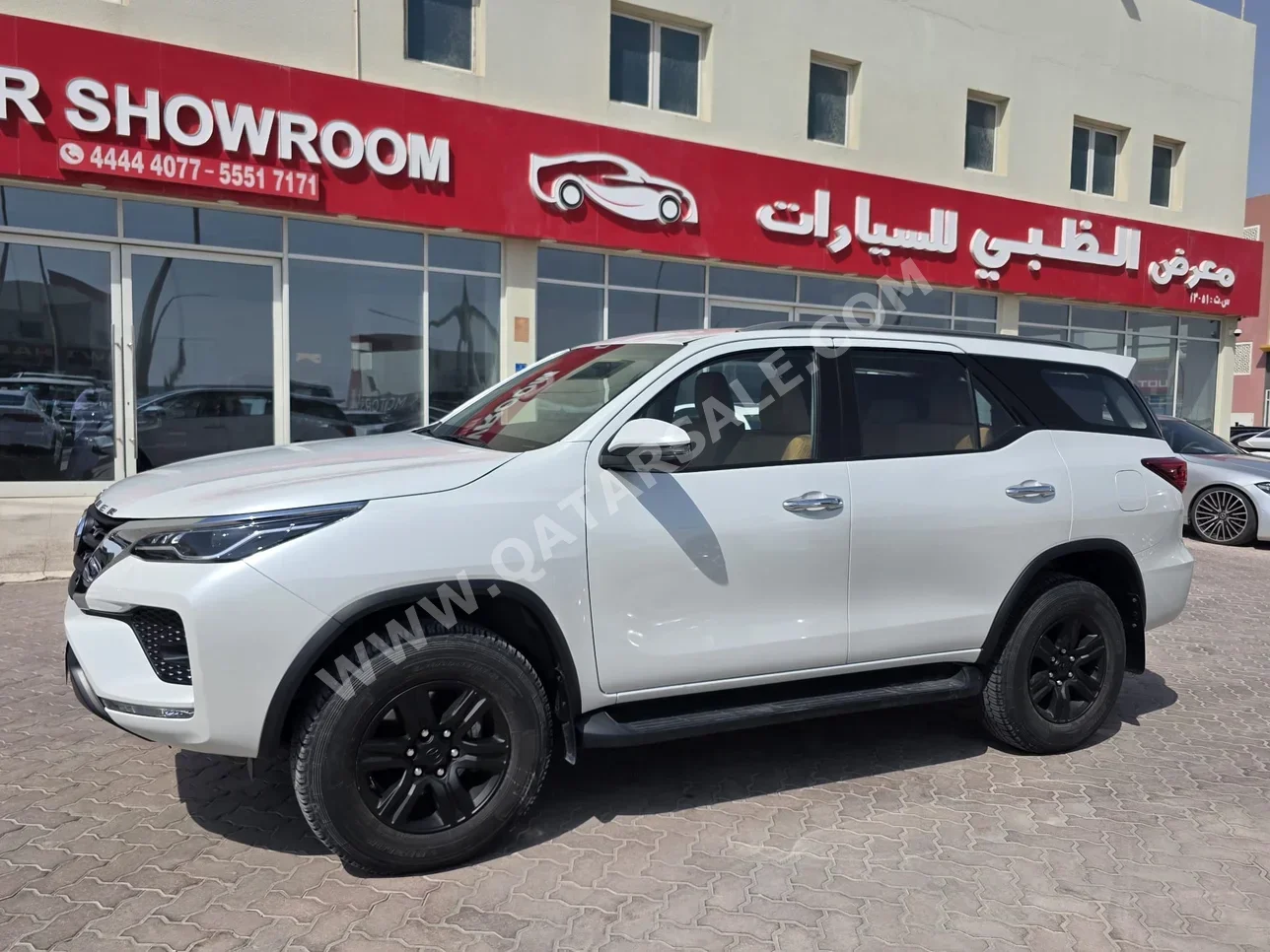 Toyota  Fortuner  2023  Automatic  18,000 Km  4 Cylinder  Four Wheel Drive (4WD)  SUV  White