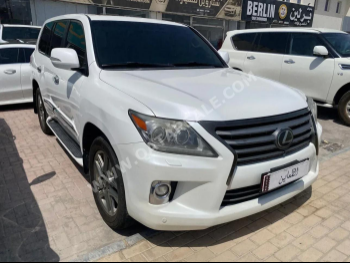 Lexus  LX  570  2012  Automatic  155,000 Km  8 Cylinder  Four Wheel Drive (4WD)  SUV  White
