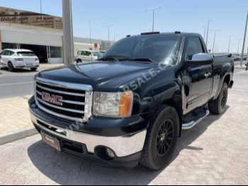 GMC  Sierra  2012  Automatic  376,000 Km  8 Cylinder  Four Wheel Drive (4WD)  Pick Up  Black