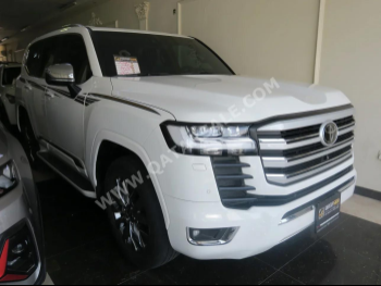Toyota  Land Cruiser  VXR Twin Turbo  2024  Automatic  18,000 Km  6 Cylinder  Four Wheel Drive (4WD)  SUV  White  With Warranty