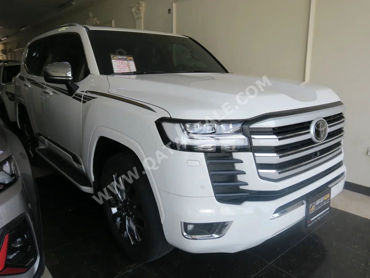Toyota  Land Cruiser  VXR Twin Turbo  2024  Automatic  18,000 Km  6 Cylinder  Four Wheel Drive (4WD)  SUV  White  With Warranty