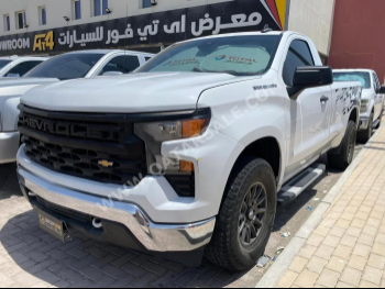Chevrolet  Silverado  2022  Automatic  83,000 Km  8 Cylinder  Rear Wheel Drive (RWD)  Pick Up  White
