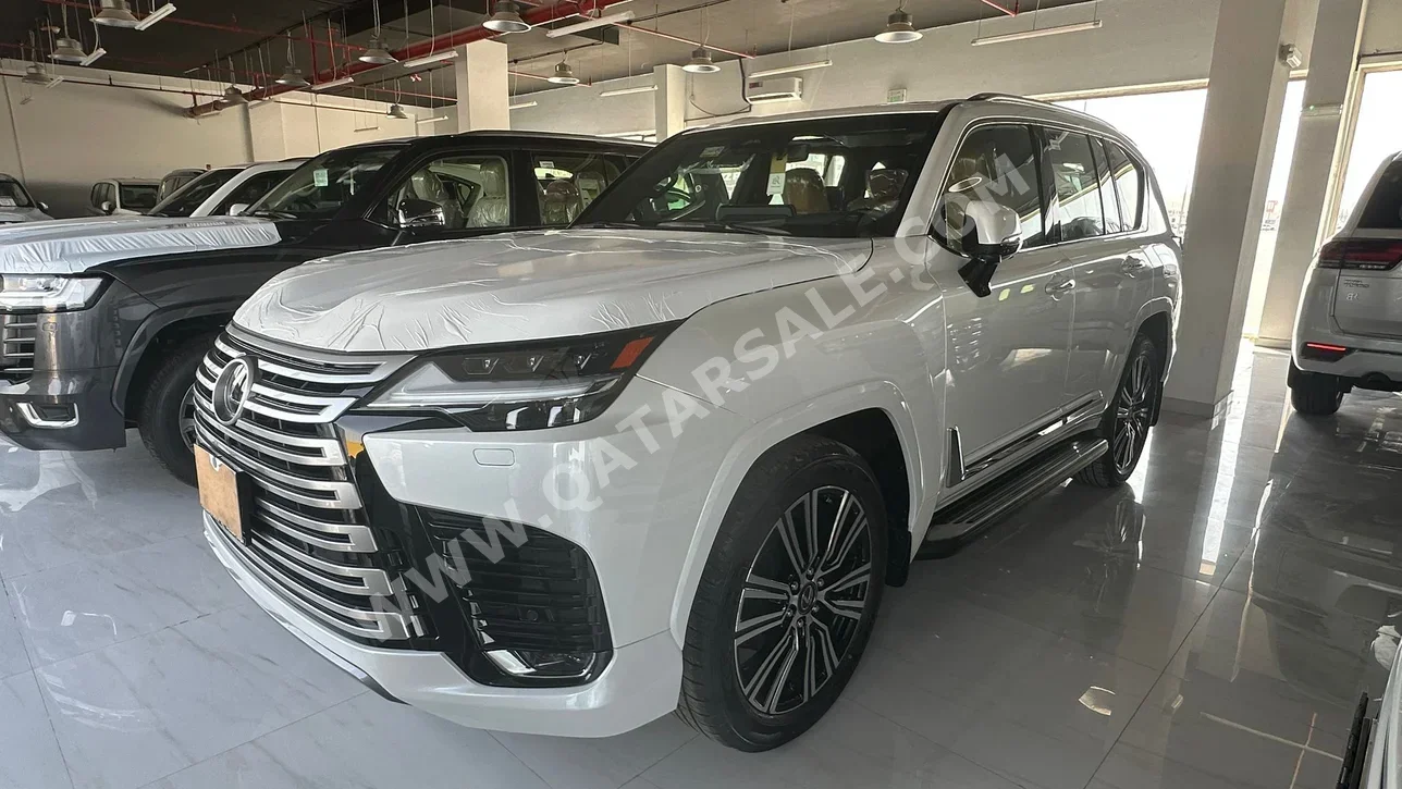 Lexus  LX  600 Luxury  2025  Automatic  0 Km  6 Cylinder  Four Wheel Drive (4WD)  SUV  White  With Warranty