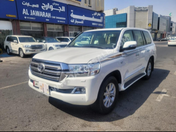 Toyota  Land Cruiser  VXR  2018  Automatic  192,000 Km  8 Cylinder  Four Wheel Drive (4WD)  SUV  White