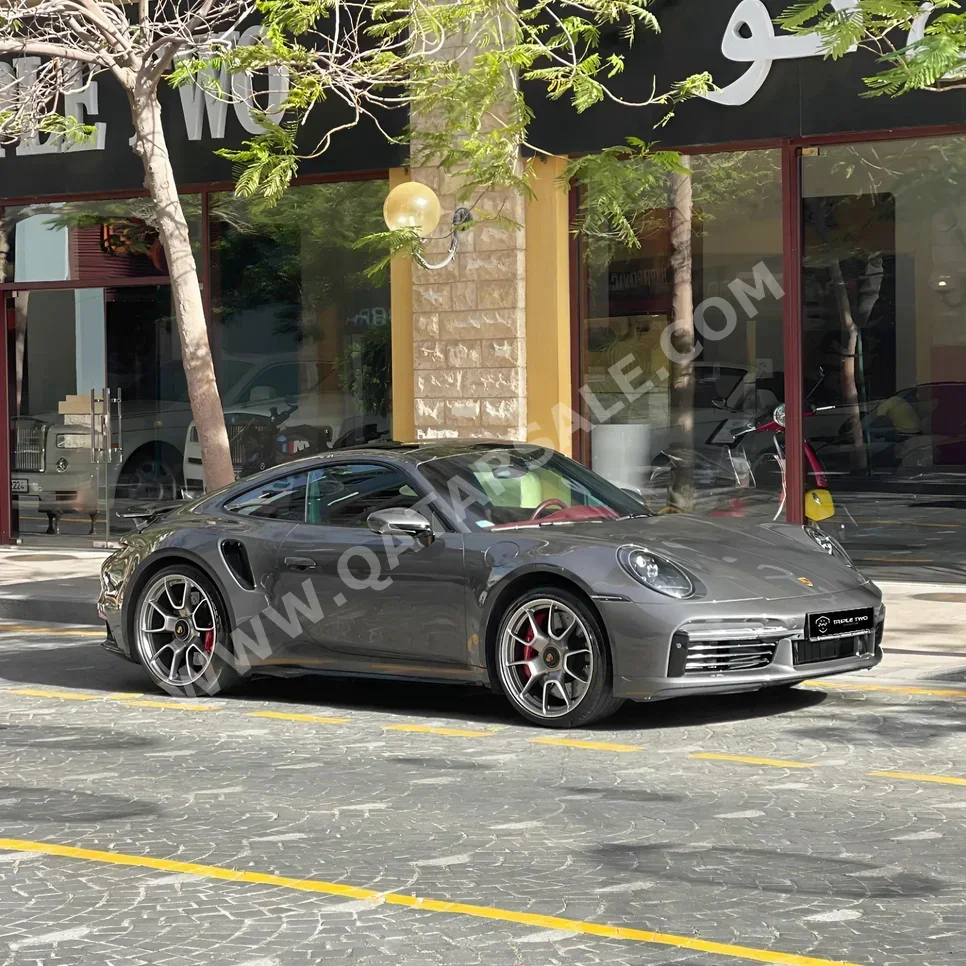 بورش  911  توربو  2023  اوتوماتيك  16,900 كم  6 سلندر  دفع خلفي  كوبيه \ سبورت  أبيض  تحت الضمان