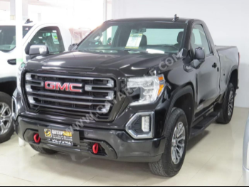 GMC  Sierra  AT4  2022  Automatic  65,000 Km  8 Cylinder  Four Wheel Drive (4WD)  Pick Up  Black