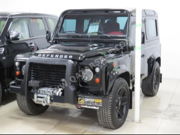 Land Rover  Defender  2015  Manual  37,000 Km  6 Cylinder  Four Wheel Drive (4WD)  SUV  Black