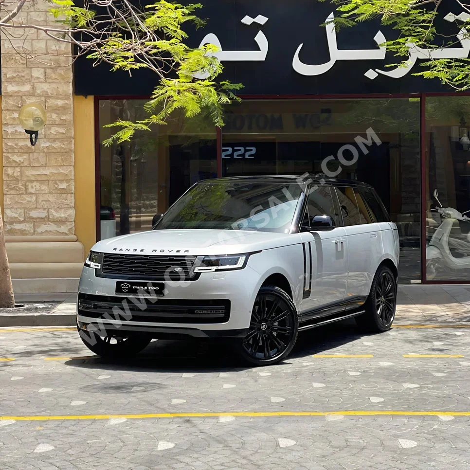 لاند روفر  رنج روفر  اتش اس اي  2024  اوتوماتيك  7,000 كم  6 سلندر  دفع رباعي  اس يو في  فضي  تحت الضمان