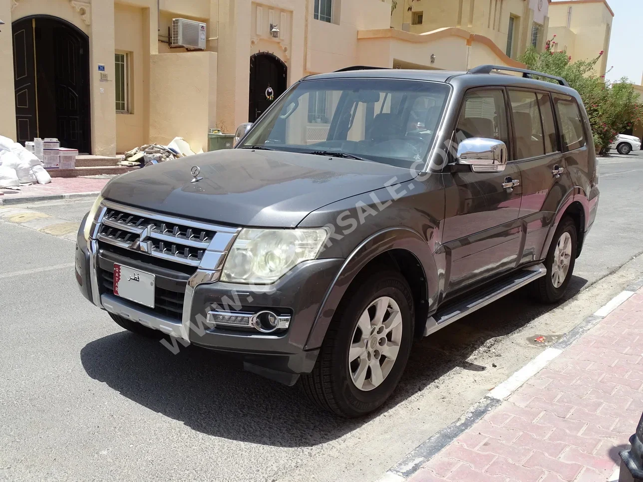 Mitsubishi  Pajero  GLS  2015  Automatic  121,000 Km  6 Cylinder  Four Wheel Drive (4WD)  SUV  Gray
