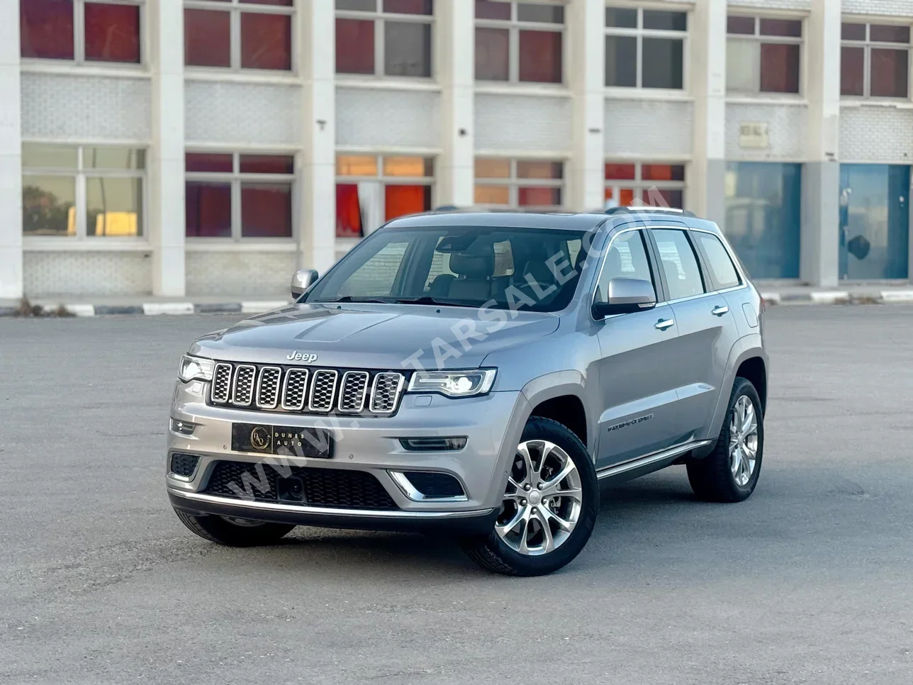Jeep  Grand Cherokee  Summit  2019  Automatic  68,000 Km  6 Cylinder  Four Wheel Drive (4WD)  SUV  Silver