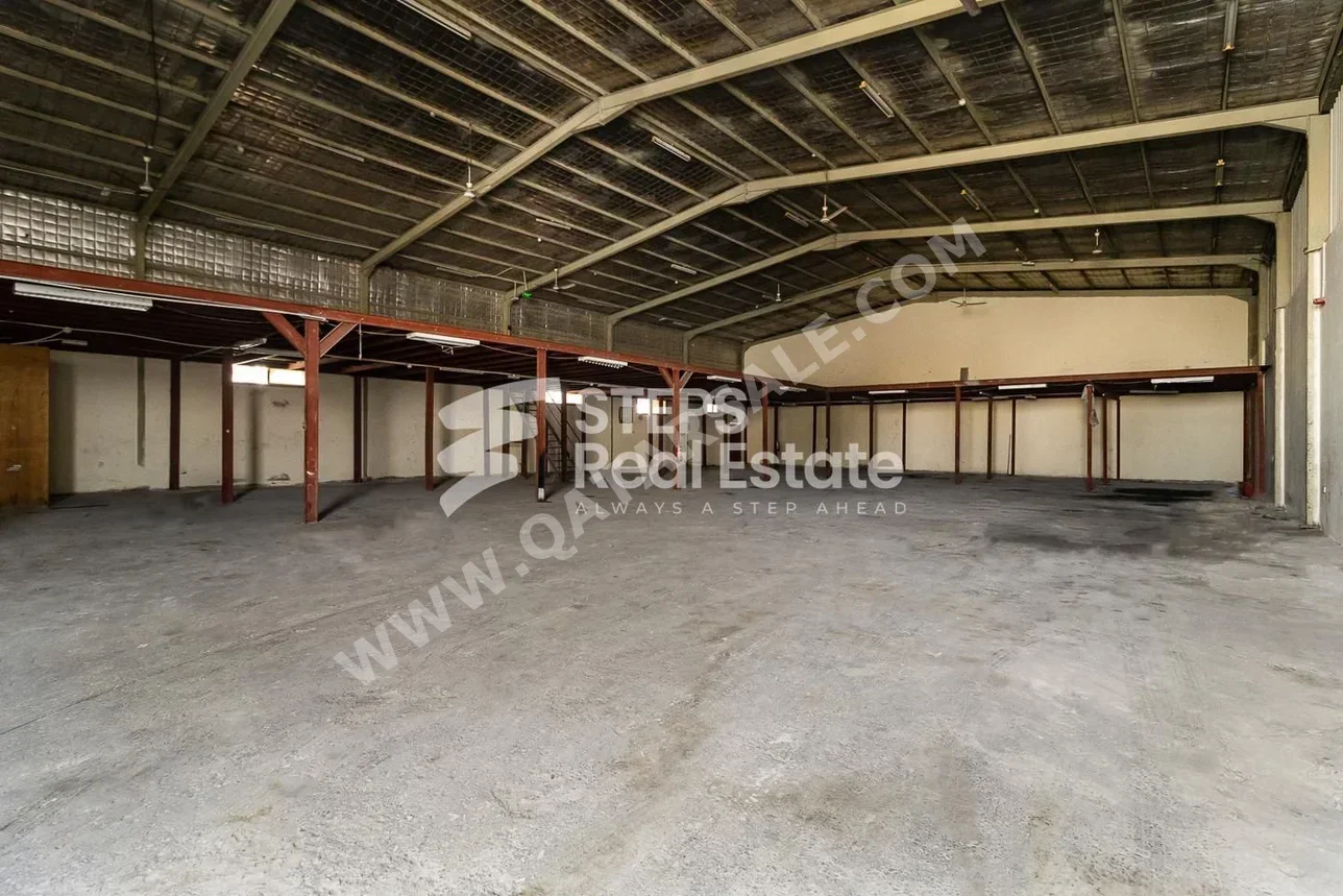 Warehouses & Stores - Al Rayyan  - Industrial Area  -Area Size: 650 Square Meter