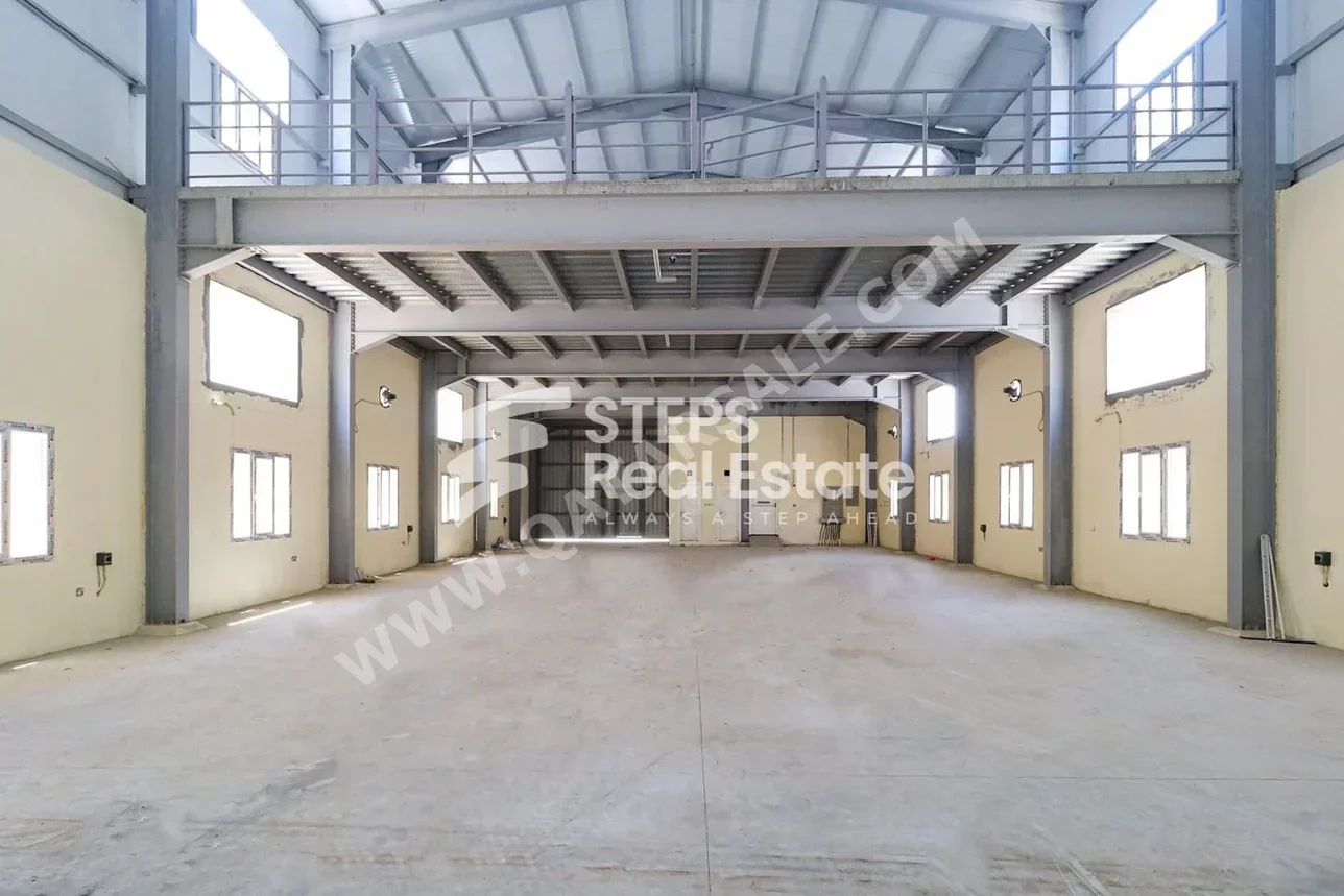 Warehouses & Stores - Al Wakrah  - Wadi Aba Seleel  -Area Size: 1000 Square Meter