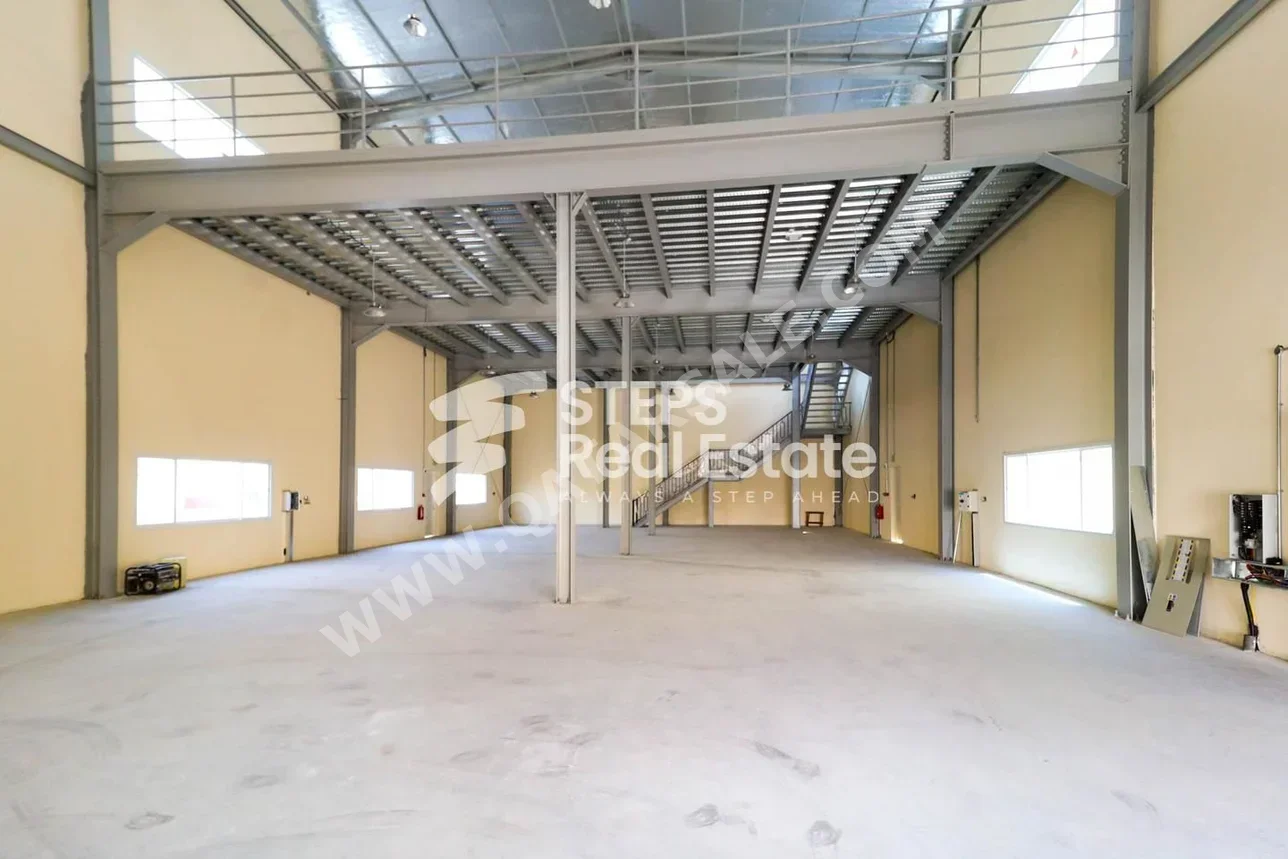 Warehouses & Stores - Al Wakrah  - Wadi Aba Seleel  -Area Size: 1050 Square Meter