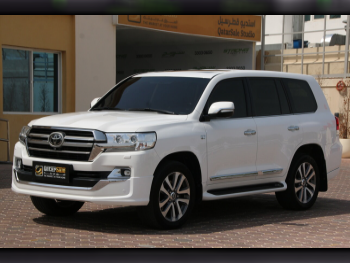 Toyota  Land Cruiser  VXR  2019  Automatic  231,000 Km  8 Cylinder  Four Wheel Drive (4WD)  SUV  White