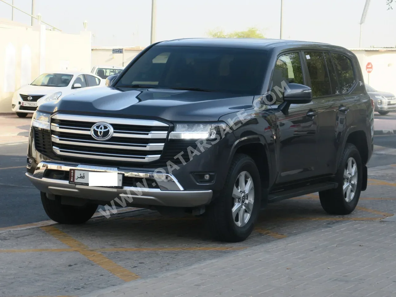 Toyota  Land Cruiser  GXR  2022  Automatic  107,000 Km  6 Cylinder  Four Wheel Drive (4WD)  SUV  Gray