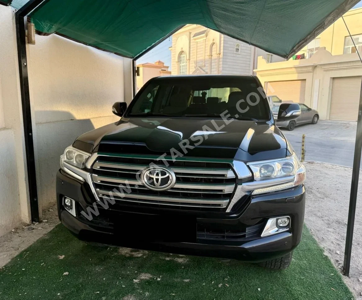 Toyota  Land Cruiser  GXR  2019  Automatic  116,000 Km  8 Cylinder  Four Wheel Drive (4WD)  SUV  Black