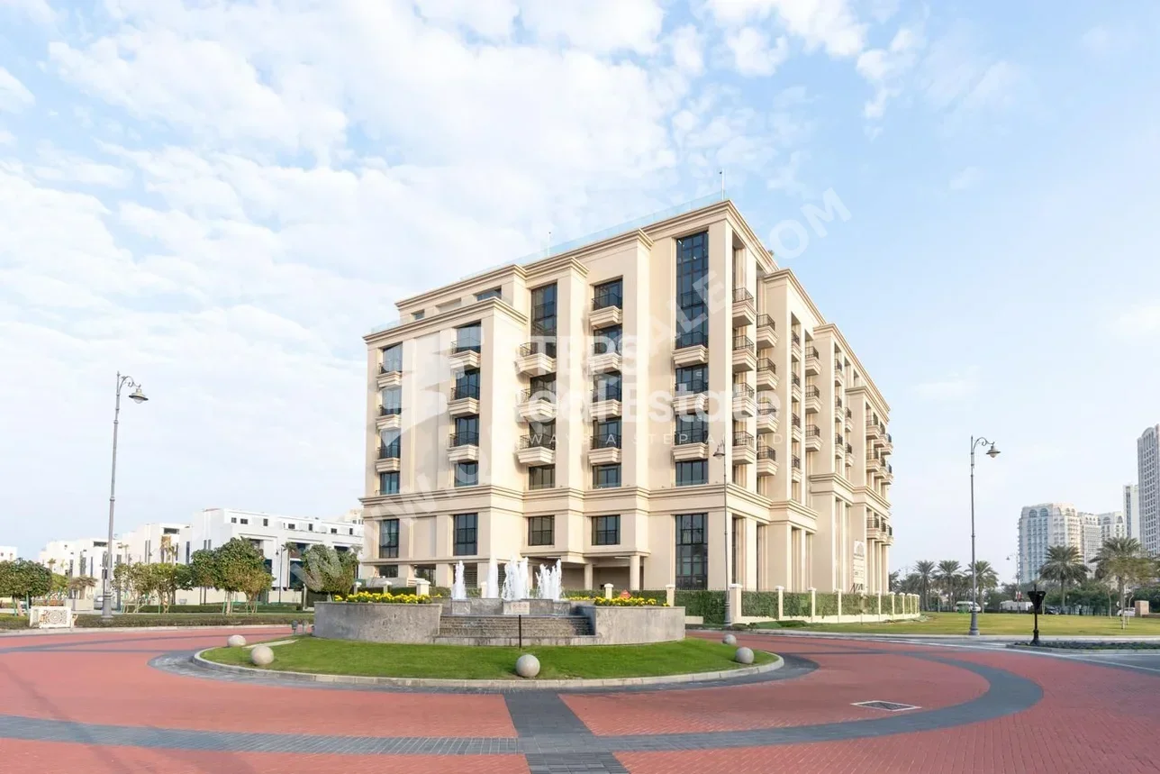 2 Bedrooms  Apartment  in Doha -  The Pearl  Fully Furnished