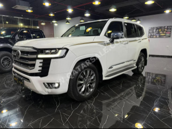 Toyota  Land Cruiser  VXR Twin Turbo  2024  Automatic  47,000 Km  6 Cylinder  Four Wheel Drive (4WD)  SUV  White  With Warranty