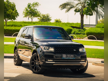 Land Rover  Range Rover  Vogue Super charged  2017  Automatic  111,000 Km  8 Cylinder  Four Wheel Drive (4WD)  SUV  Black