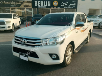 تويوتا  هاي لوكس  2019  اوتوماتيك  150,000 كم  4 سلندر  دفع رباعي  بيكب  أبيض