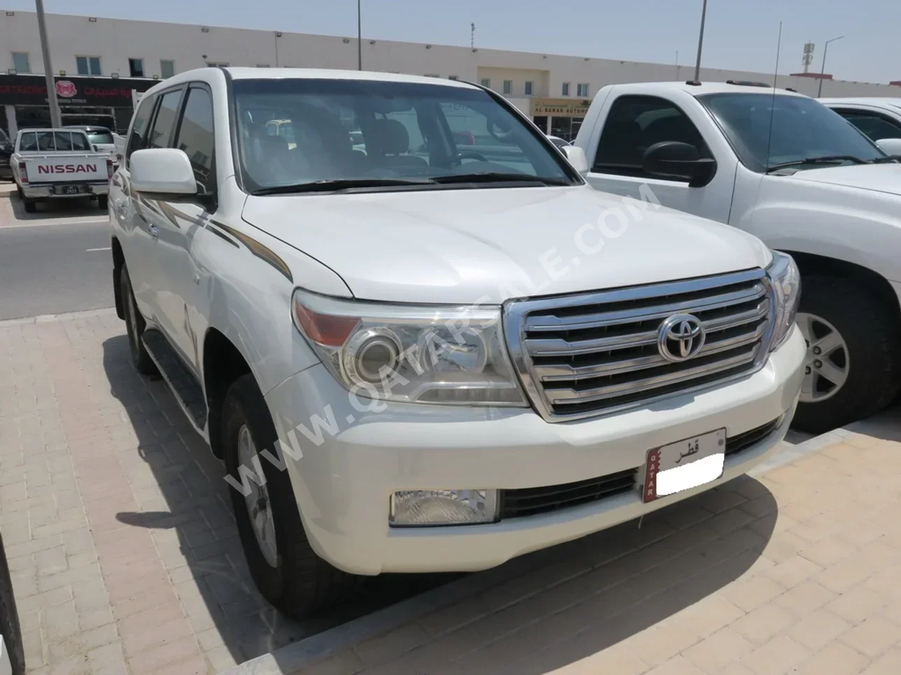Toyota  Land Cruiser  GXR  2012  Automatic  800,000 Km  8 Cylinder  Four Wheel Drive (4WD)  SUV  White