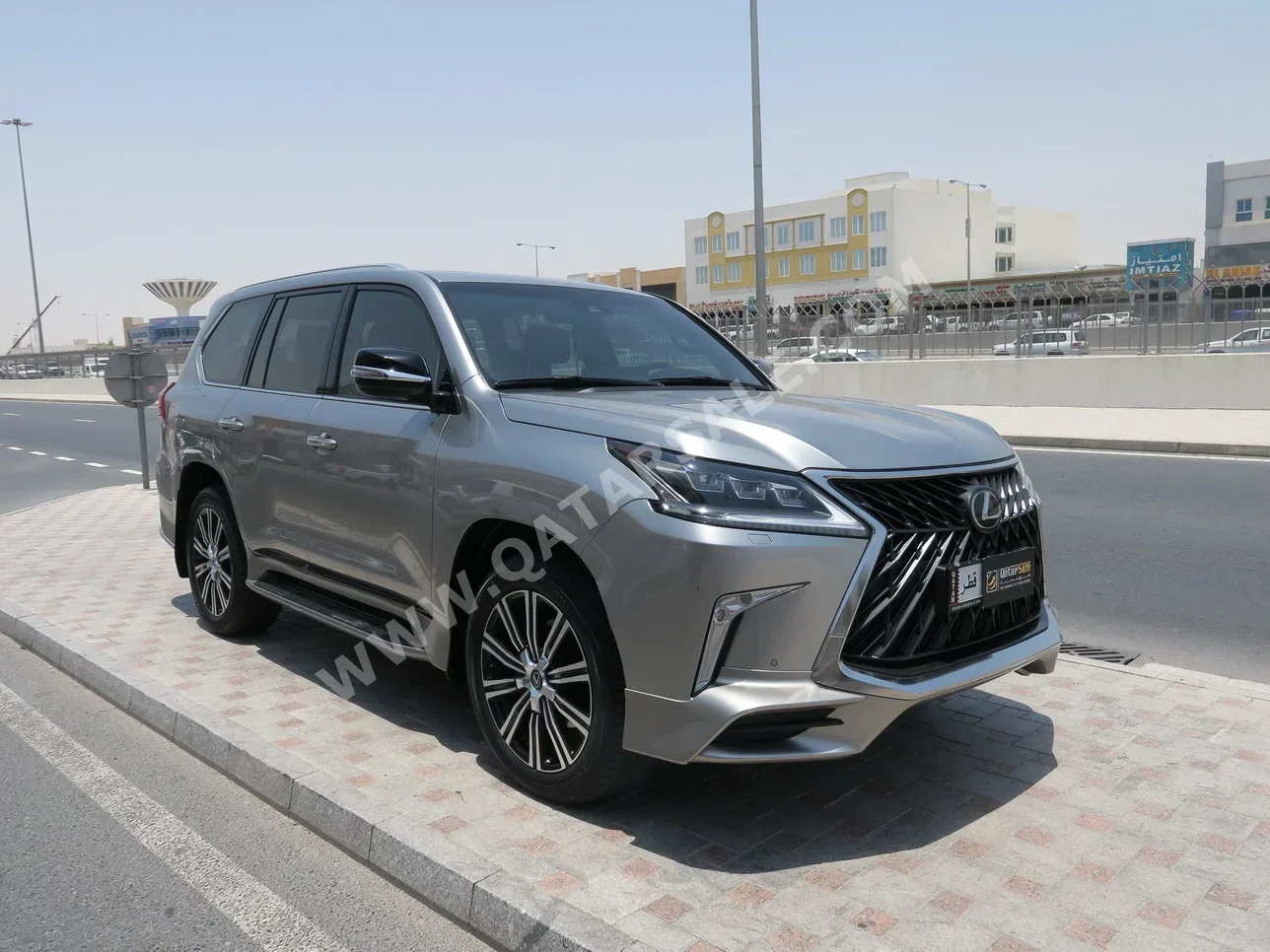 Lexus  LX  570 S  2019  Automatic  116,000 Km  8 Cylinder  Four Wheel Drive (4WD)  SUV  Sonic Titanium