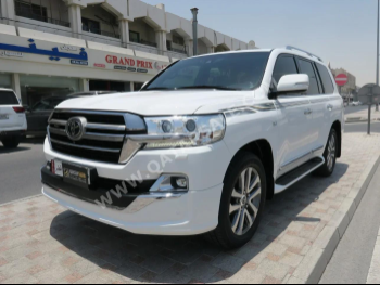 Toyota  Land Cruiser  VXS  2019  Automatic  111,000 Km  8 Cylinder  Four Wheel Drive (4WD)  SUV  White