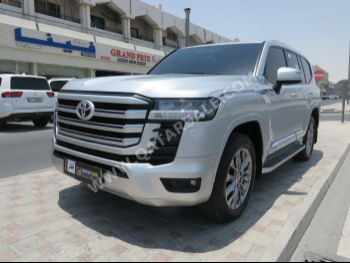 Toyota  Land Cruiser  GXR Twin Turbo  2024  Automatic  40,000 Km  6 Cylinder  Four Wheel Drive (4WD)  SUV  Silver  With Warranty