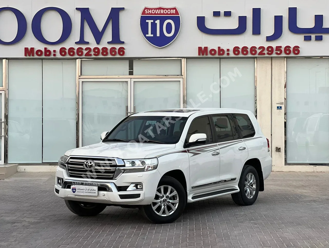 Toyota  Land Cruiser  GXR  2018  Automatic  185,000 Km  8 Cylinder  Four Wheel Drive (4WD)  SUV  White