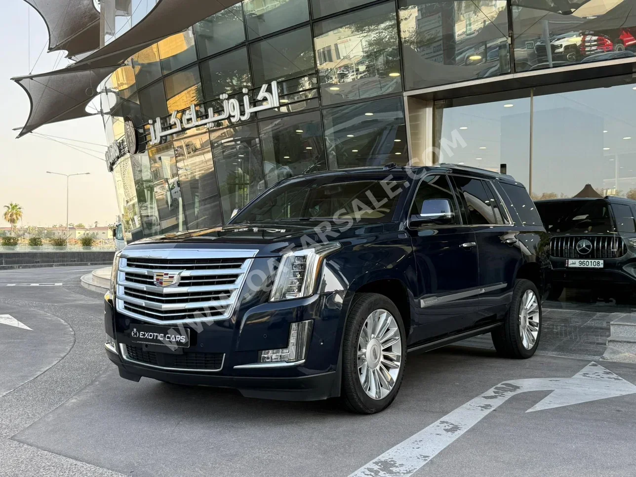Cadillac  Escalade  Platinum  2017  Automatic  100,000 Km  8 Cylinder  Four Wheel Drive (4WD)  SUV  Blue