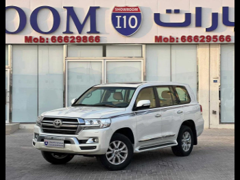 Toyota  Land Cruiser  GXR  2020  Automatic  244,000 Km  8 Cylinder  Four Wheel Drive (4WD)  SUV  White
