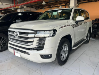 Toyota  Land Cruiser  GXR Twin Turbo  2022  Automatic  81,000 Km  6 Cylinder  Four Wheel Drive (4WD)  SUV  White