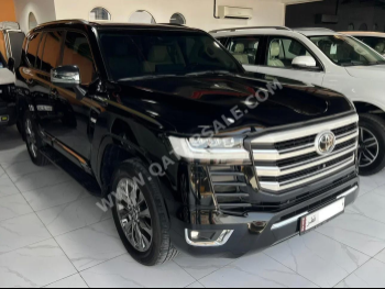 Toyota  Land Cruiser  VXR Twin Turbo  2024  Automatic  42,000 Km  6 Cylinder  Four Wheel Drive (4WD)  SUV  Black  With Warranty