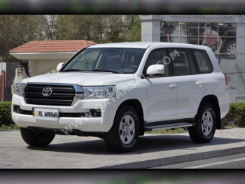 Toyota  Land Cruiser  GX  2017  Automatic  140,000 Km  6 Cylinder  Four Wheel Drive (4WD)  SUV  White