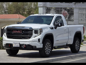 GMC  Sierra  AT4  2023  Automatic  36,000 Km  8 Cylinder  Four Wheel Drive (4WD)  Pick Up  White  With Warranty
