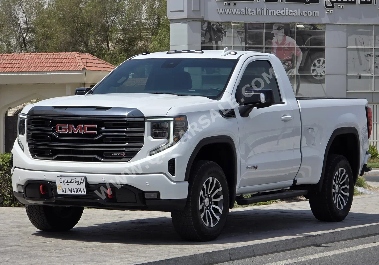 GMC  Sierra  AT4  2023  Automatic  36,000 Km  8 Cylinder  Four Wheel Drive (4WD)  Pick Up  White  With Warranty