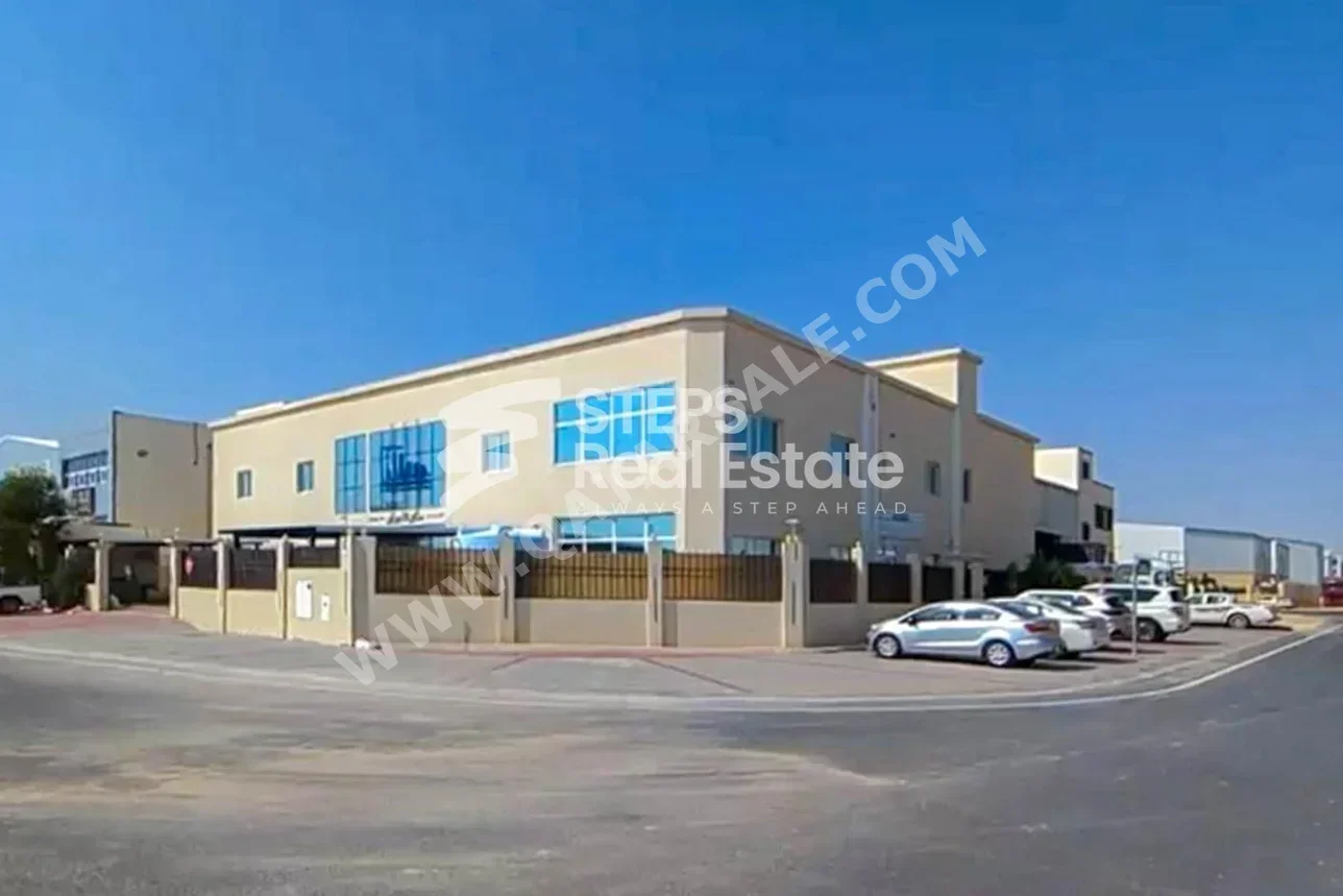 مخازن و مستودعات - الوكرة  - بركة العوامر  -المساحة: 1500 متر مربع