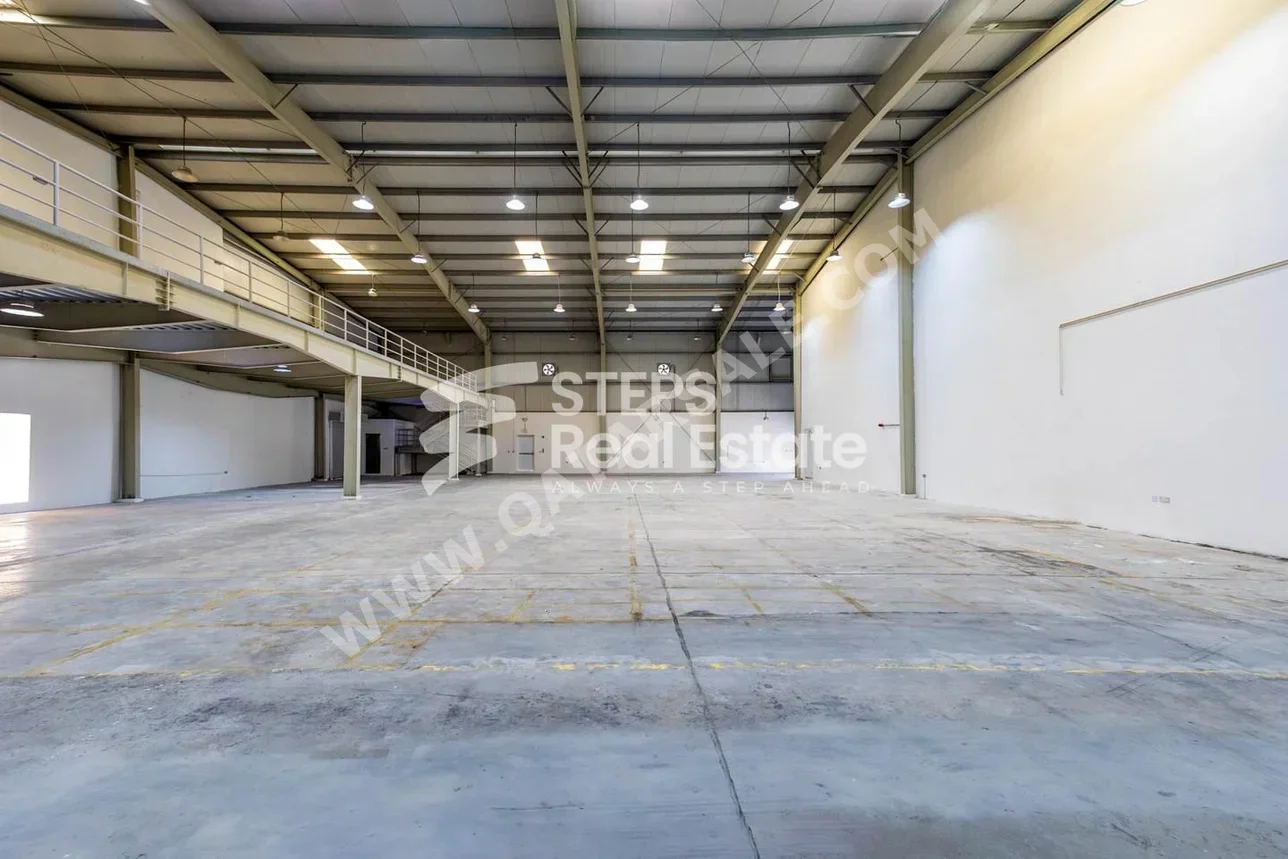 Warehouses & Stores - Al Wakrah  - Barkit Al Awamer  -Area Size: 2000 Square Meter