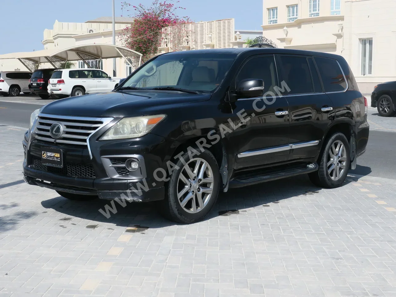 Lexus  LX  570  2012  Automatic  274,000 Km  8 Cylinder  Four Wheel Drive (4WD)  SUV  Black