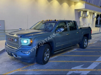 GMC  Sierra  Denali  2016  Automatic  128,000 Km  8 Cylinder  Four Wheel Drive (4WD)  Pick Up  Gray