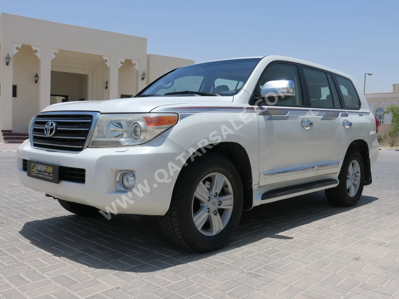Toyota  Land Cruiser  GXR  2014  Automatic  159,000 Km  8 Cylinder  Four Wheel Drive (4WD)  SUV  White