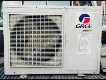 Air Conditioners GREE  Remote Included  Warranty  Includes Heater  With Delivery  With Installation