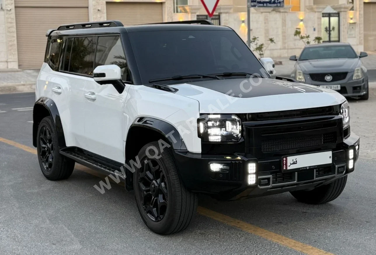 Jetour  T2  Luxury  2025  Automatic  7,800 Km  4 Cylinder  Four Wheel Drive (4WD)  SUV  White  With Warranty