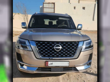 Nissan  Patrol  Platinum  2015  Automatic  80,000 Km  6 Cylinder  Four Wheel Drive (4WD)  SUV  Gold