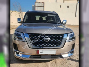 نيسان  باترول  بلاتنيوم  2015  اوتوماتيك  80,000 كم  6 سلندر  دفع رباعي  اس يو في  ذهبي