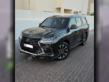 Lexus  LX  570  2016  Automatic  113,000 Km  8 Cylinder  Four Wheel Drive (4WD)  SUV  Olive Green