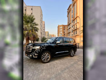 Toyota  Land Cruiser  VXR Twin Turbo  2024  Automatic  15,500 Km  6 Cylinder  Four Wheel Drive (4WD)  SUV  Black  With Warranty
