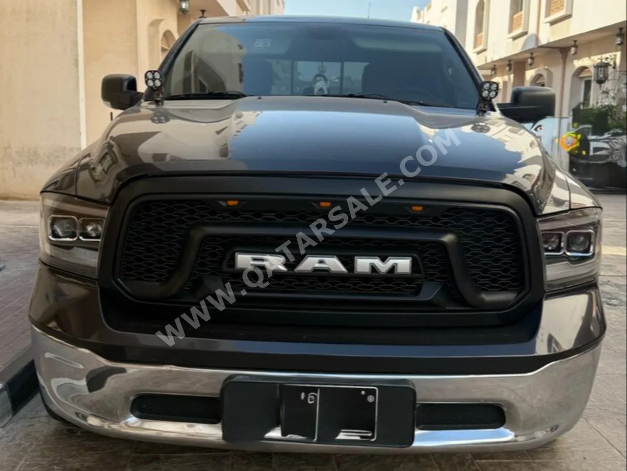 دودج  رام  اس ال تي  2014  اوتوماتيك  210,300 كم  8 سلندر  دفع رباعي  بيكب  رمادي ميتالك